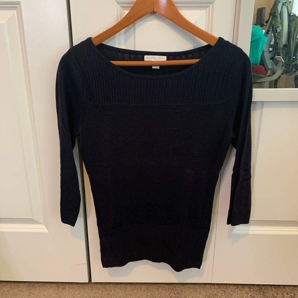 NWOT New York and company light sweater